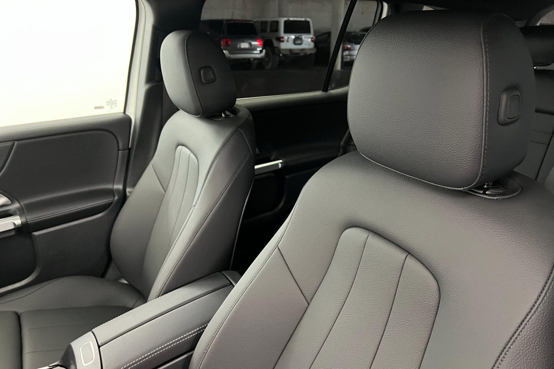 2026 Mercedes Benz GLB 250 4MATIC photo 16