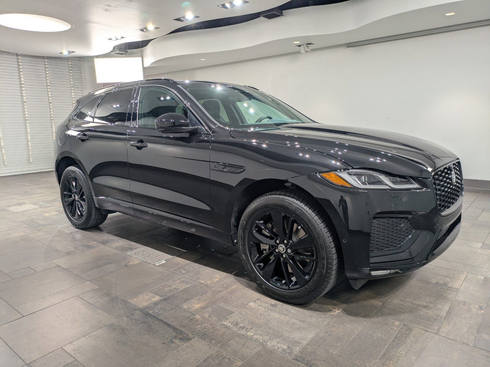 2026 Jaguar F-PACE R-Dynamic S P250 photo 27
