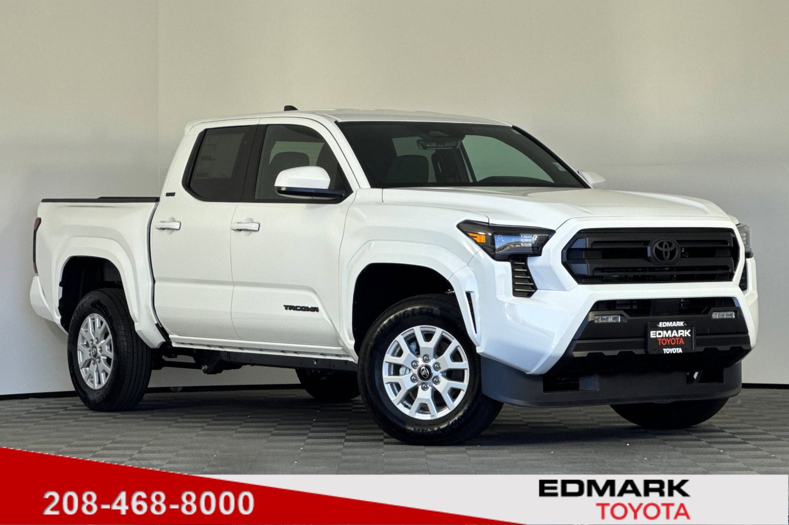 2025 Toyota Tacoma SR5's photo