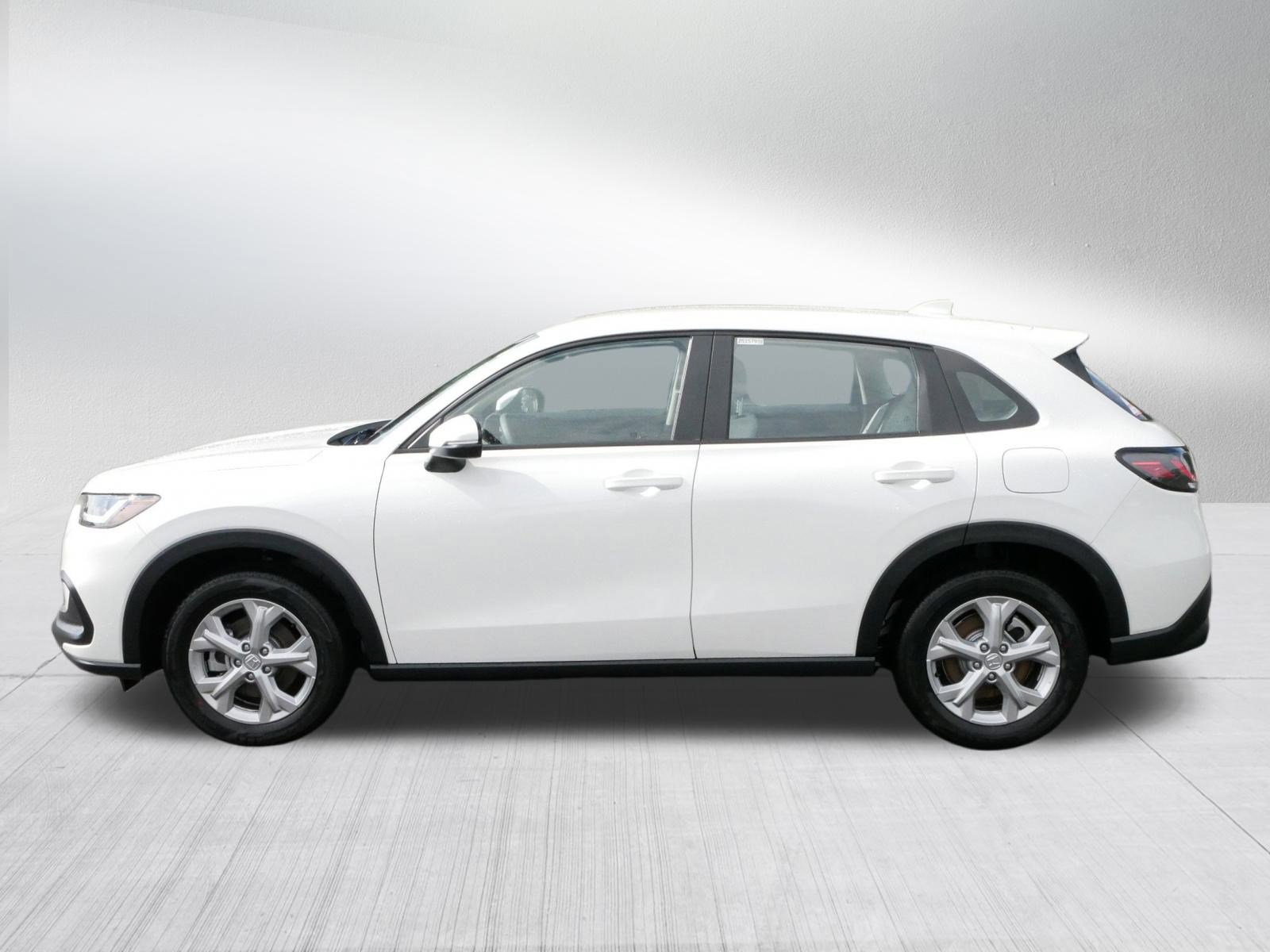 2025 Honda HR-V LX photo 3