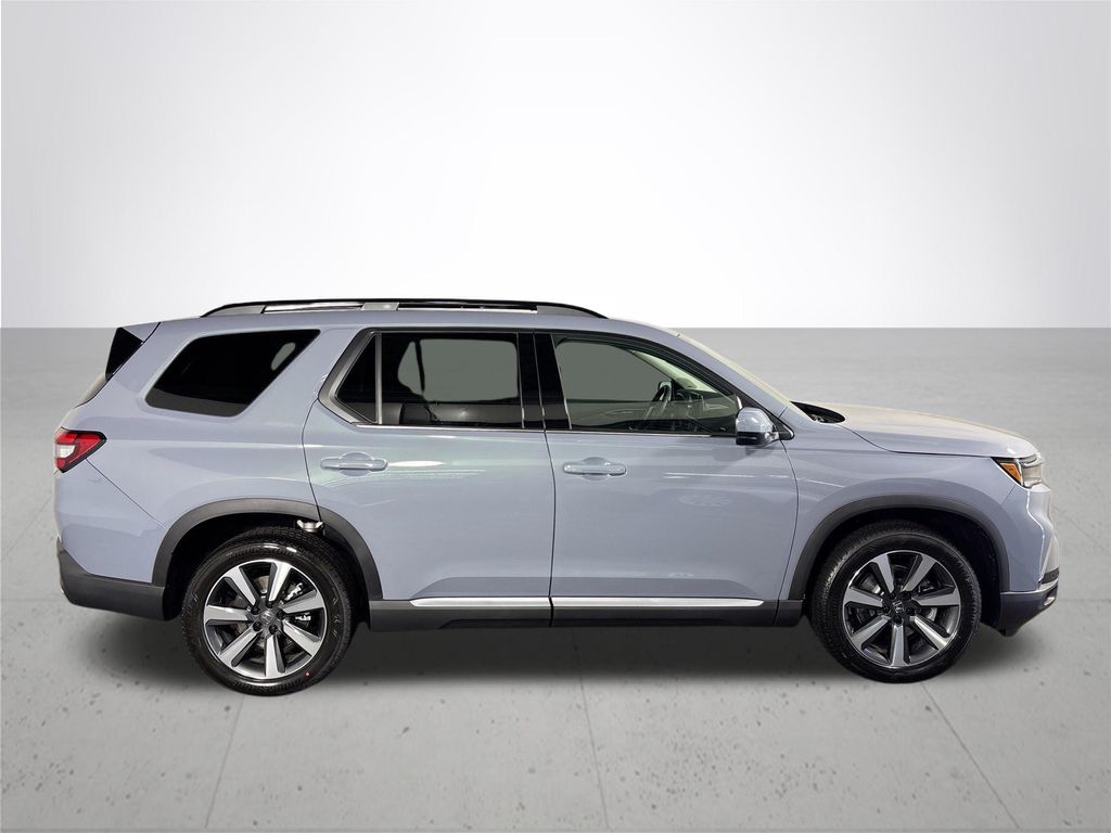 2025 Honda Pilot Touring photo 4