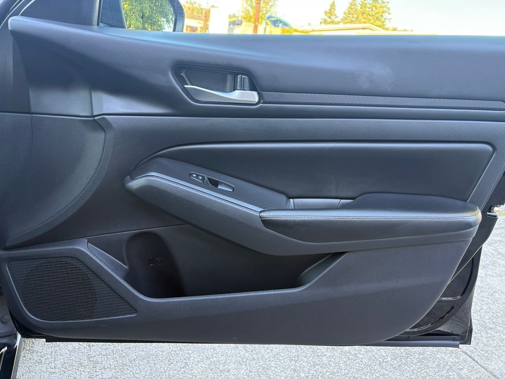 2024 Nissan Altima 2.5 SV photo 26