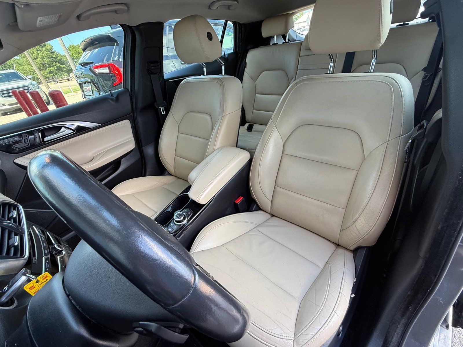 2017 Infiniti QX30 Premium photo 10