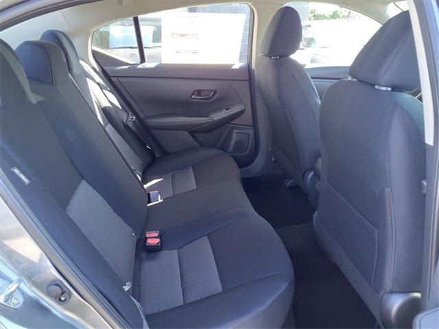 2025 Nissan Sentra SV photo 7