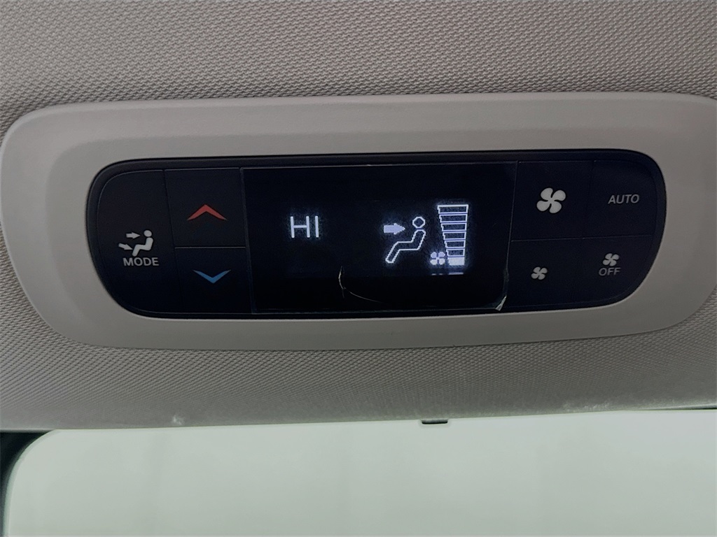 2021 Chrysler Pacifica Touring photo 23