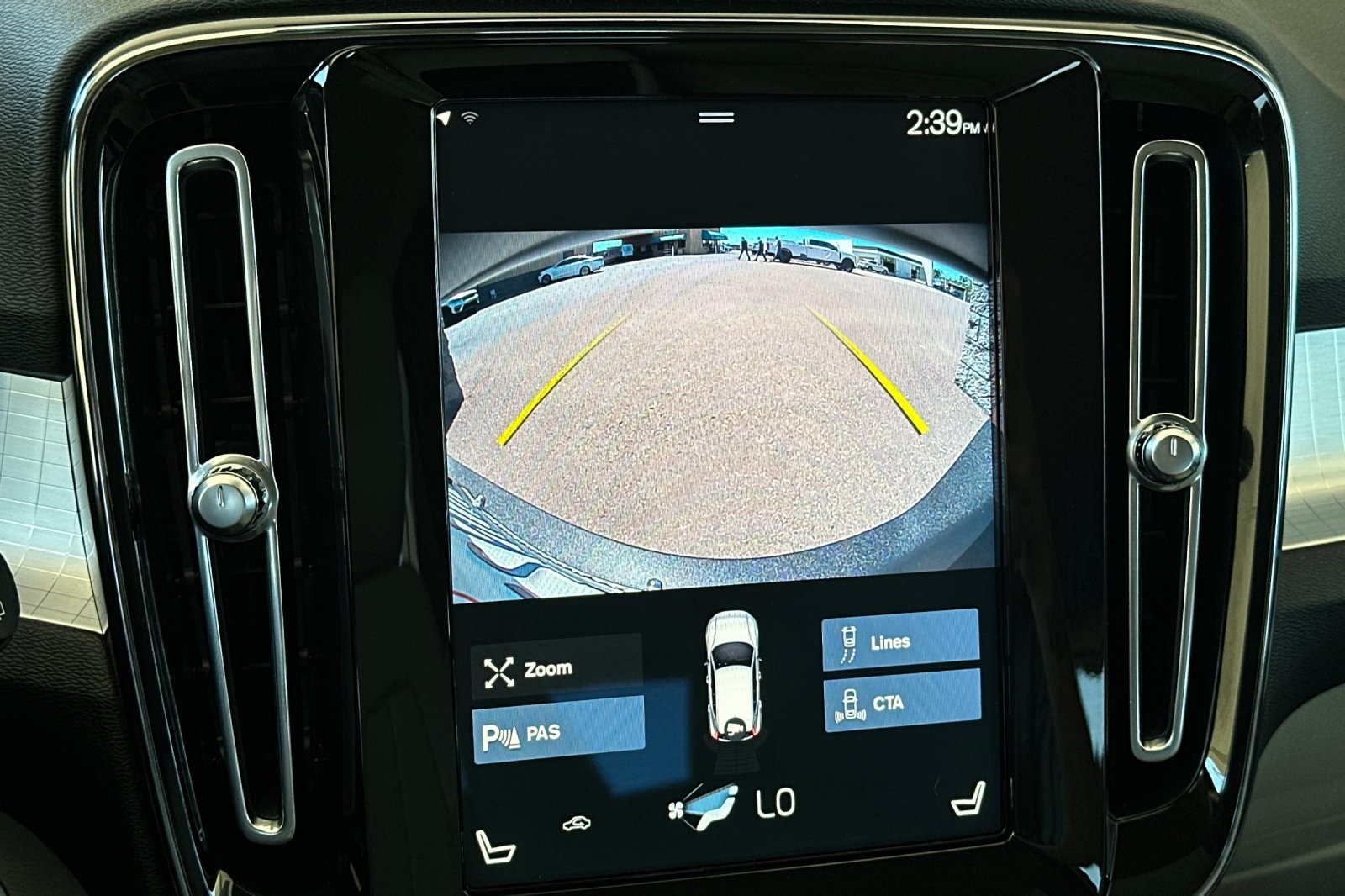 2022 Volvo XC40 Momentum photo 15