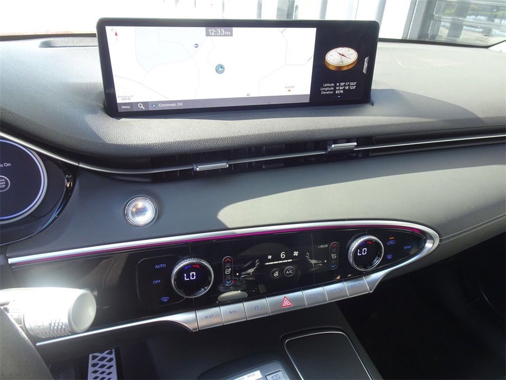 2024 Genesis GV70 3.5T Sport photo 13
