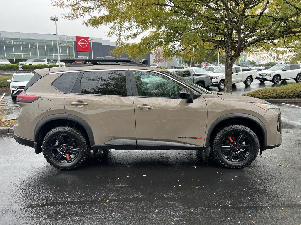 2025 Nissan Rogue SV photo 6