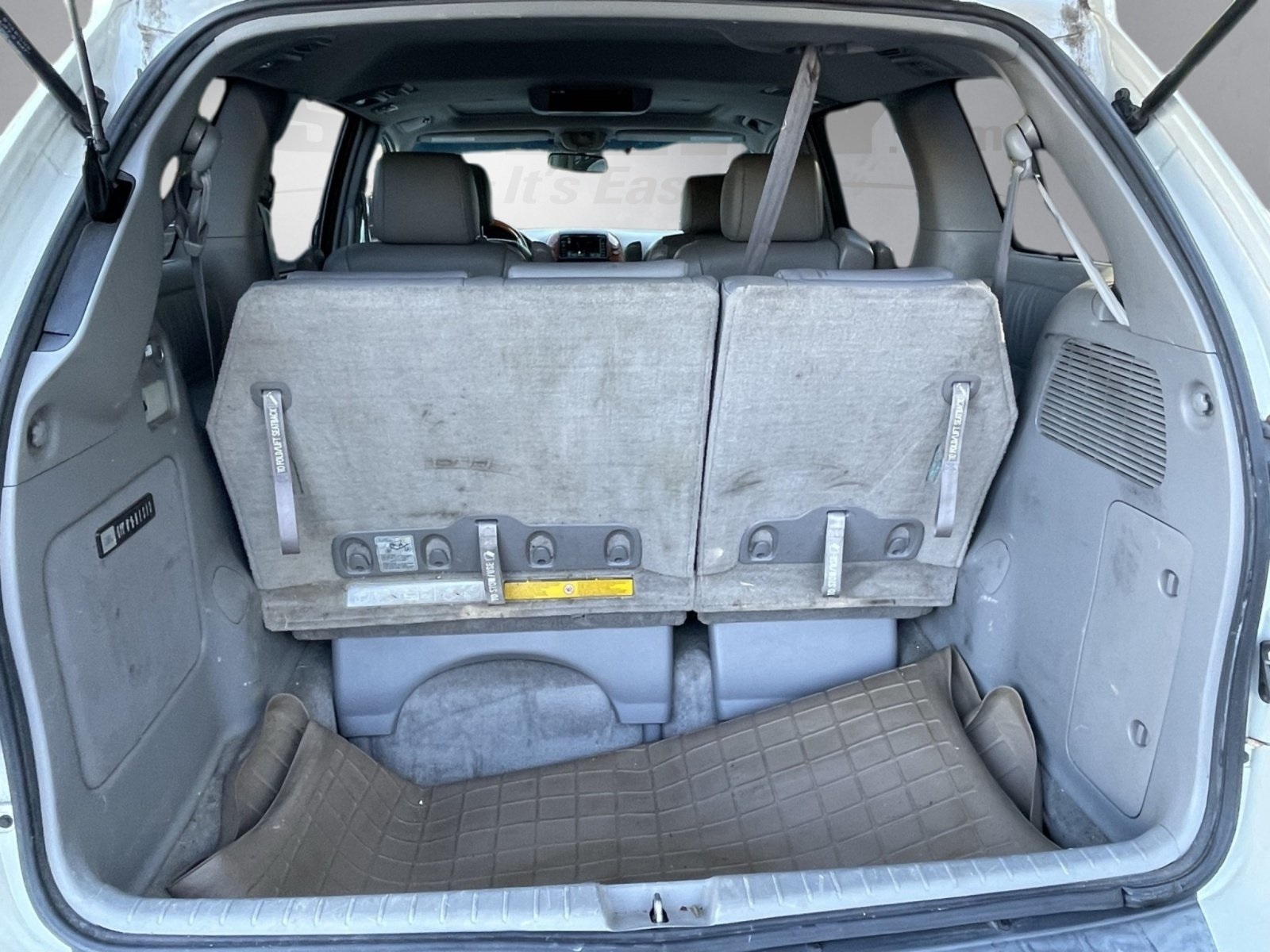 2008 Toyota Sienna XLE photo 20