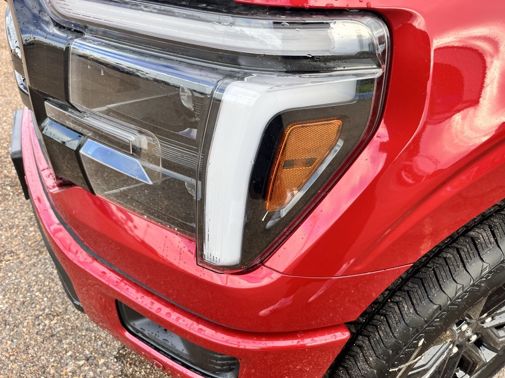 2025 Ford F-150 Lariat photo 8