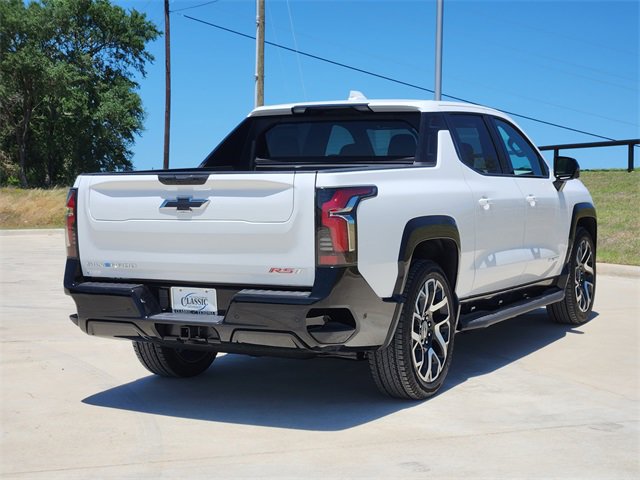 2025 Chevrolet Silverado EV RST photo 4