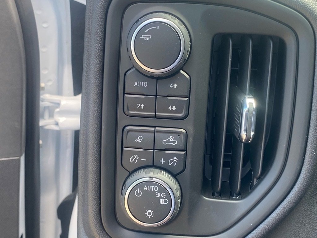 2025 Chevrolet Silverado 1500 photo 11