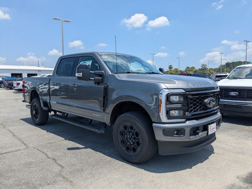 2025 Ford F-250 Lariat photo 2
