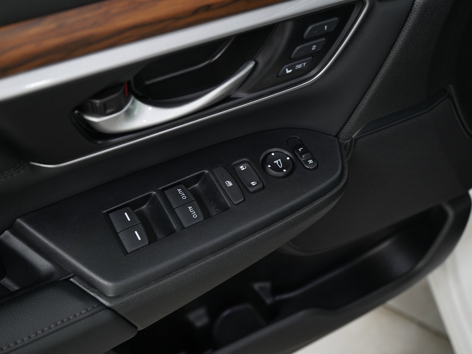 2022 Honda CR-V Touring photo 19