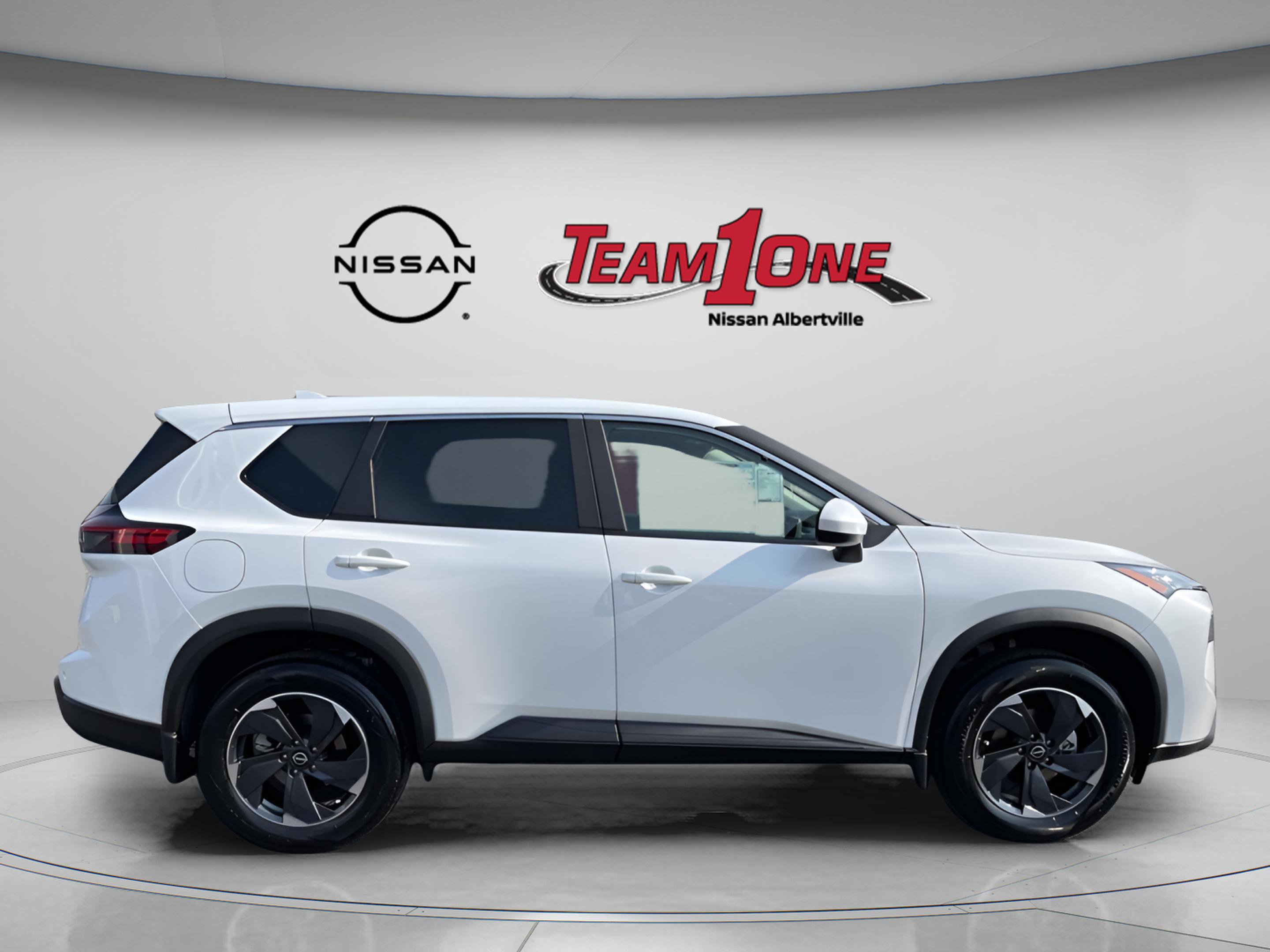2026 Nissan Rogue SV AWD photo 6
