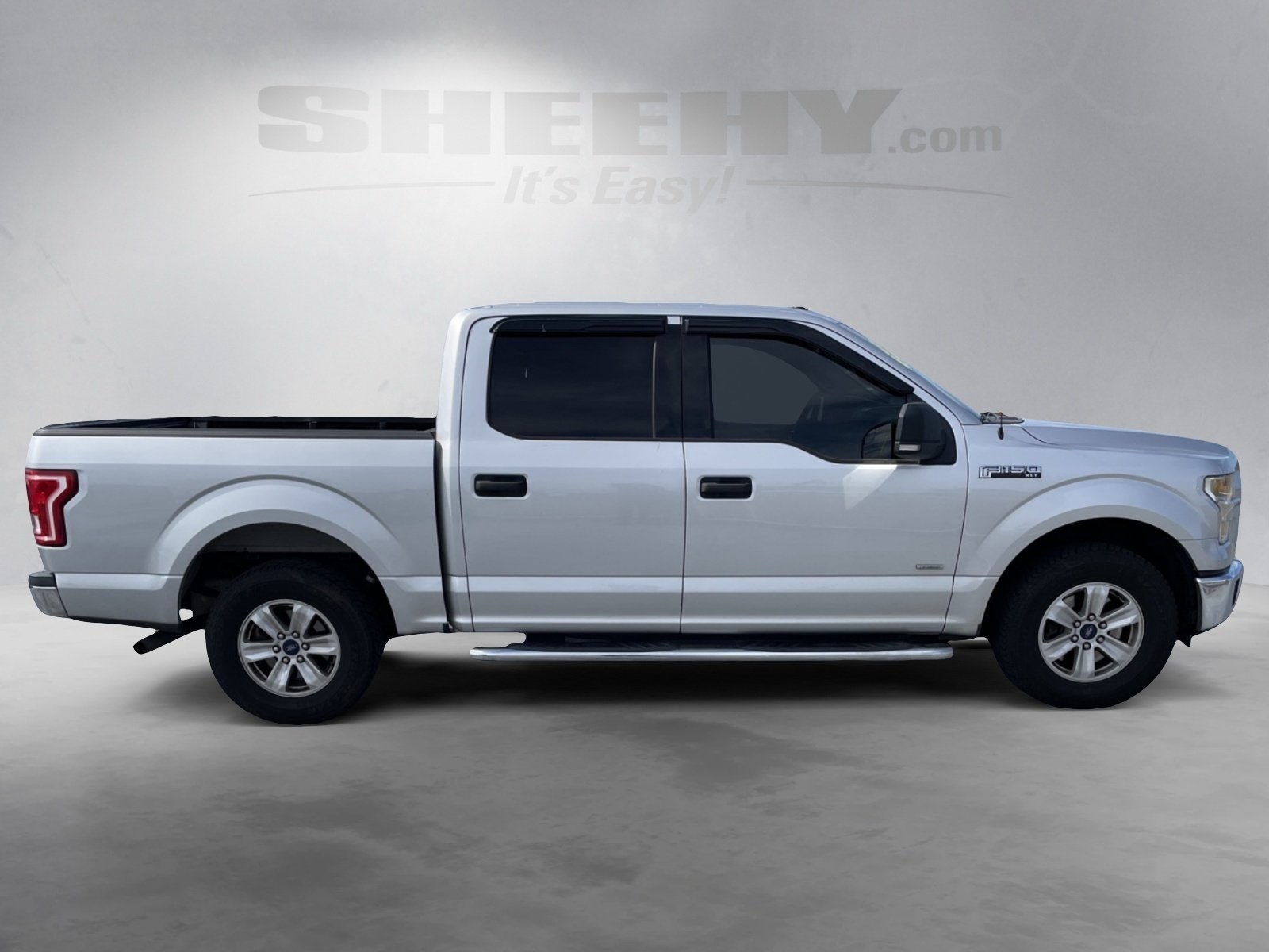 2015 Ford F-150 XLT photo 2