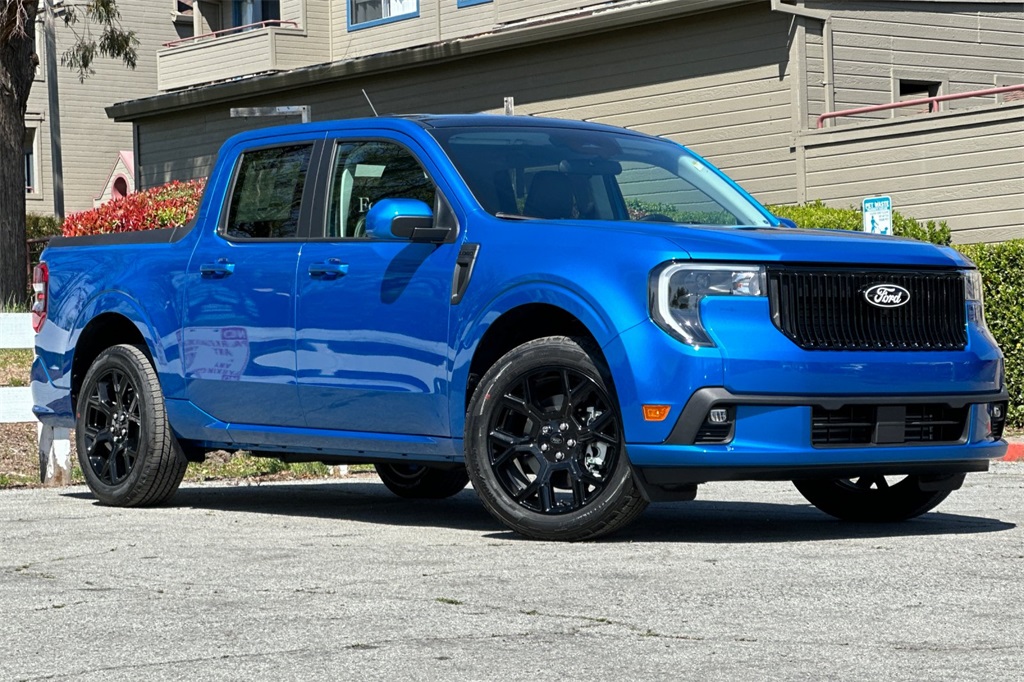 2025 Ford Maverick photo 2