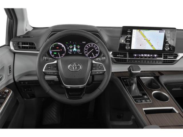 2025 Toyota Sienna Limited photo 9