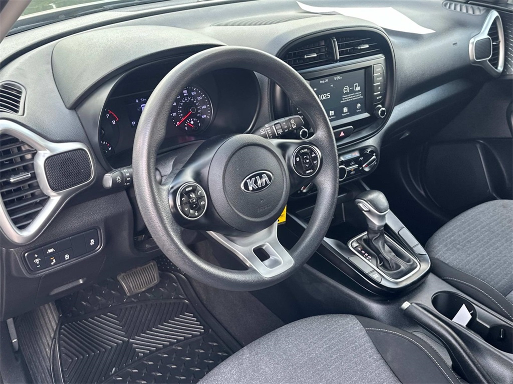 2021 Kia Soul S photo 2