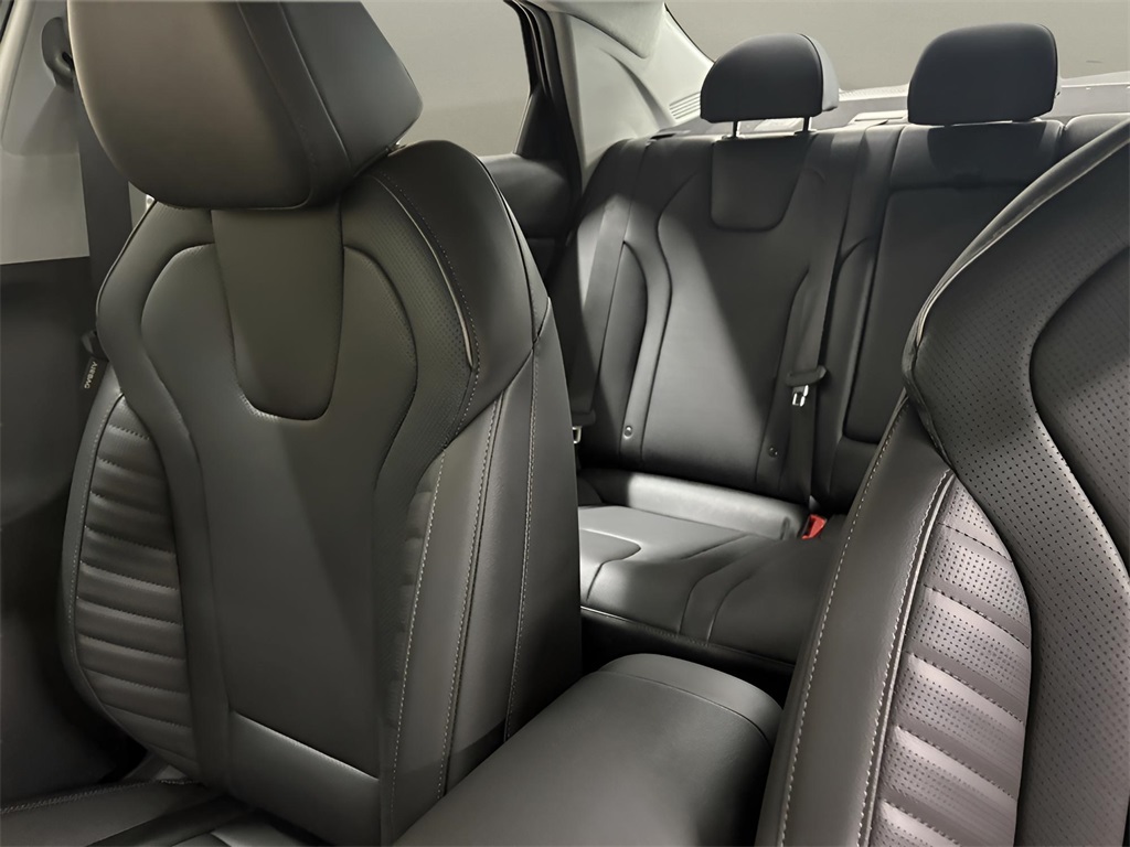 2025 Hyundai Elantra Limited photo 19