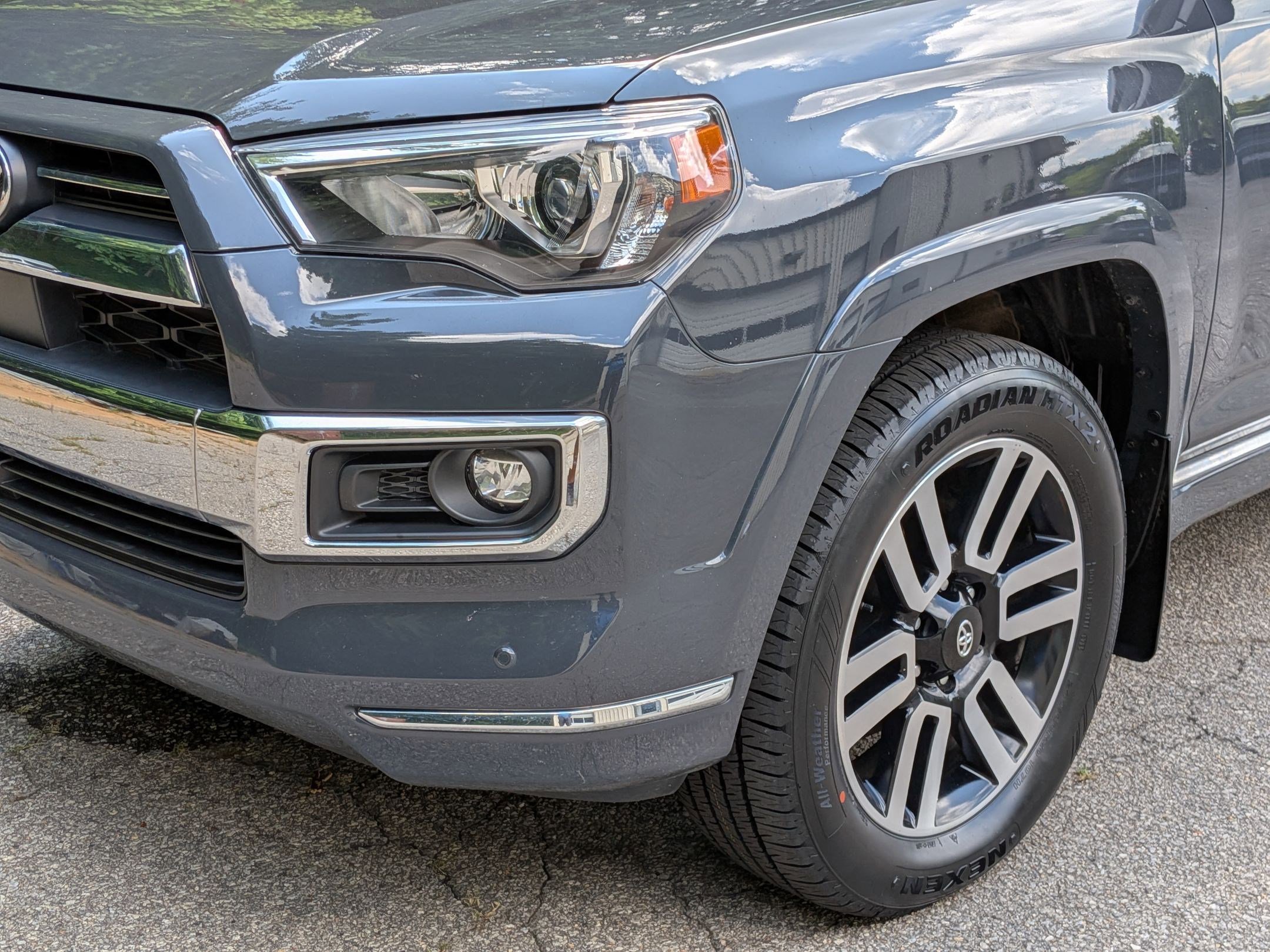 2024 Toyota 4Runner Limited photo 8