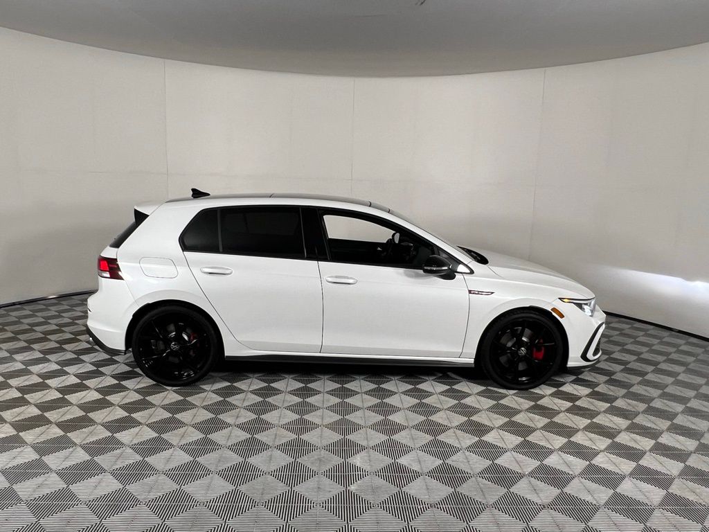 2024 Volkswagen Golf GTI SE photo 2