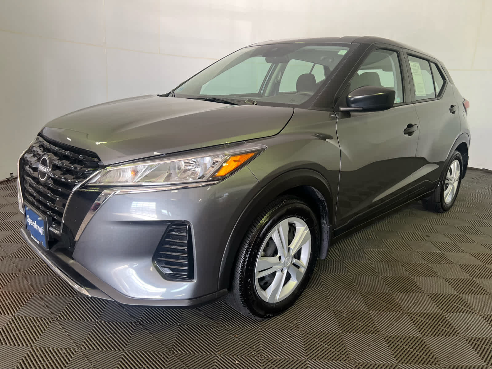 2025 Nissan Kicks Play S photo 3