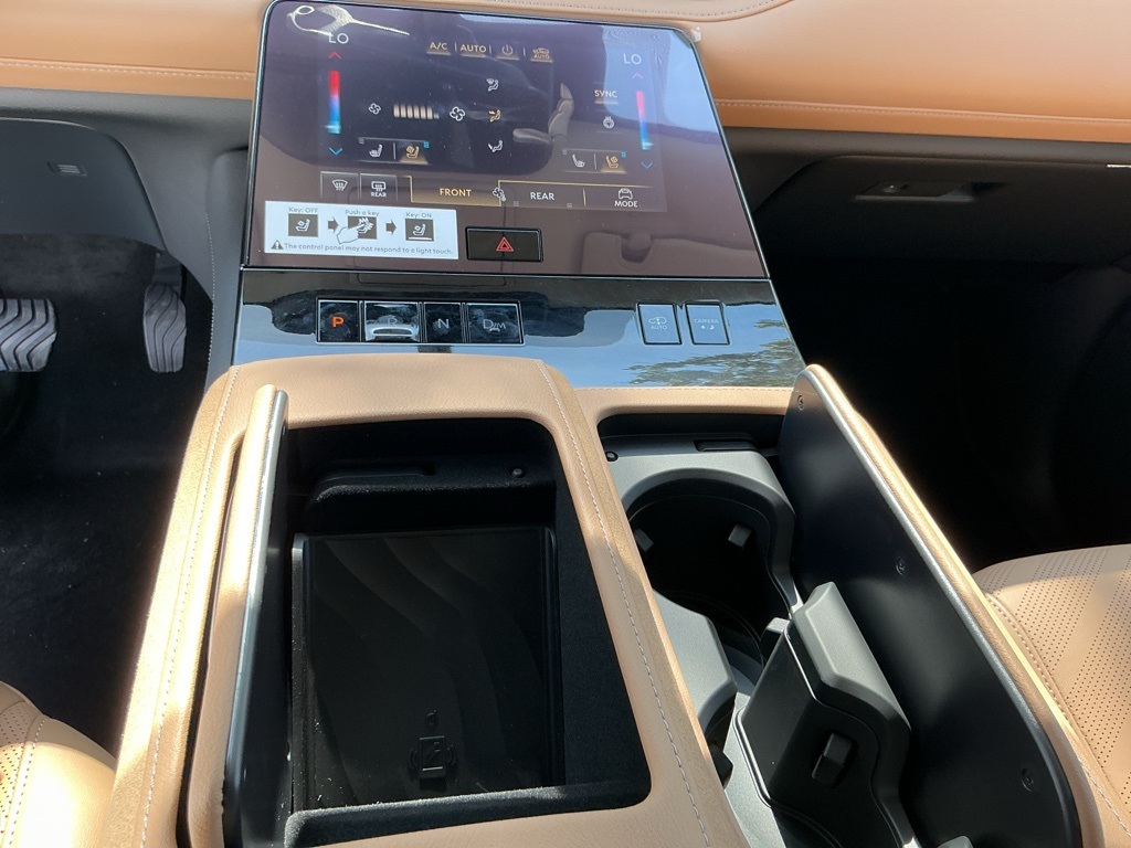 2026 Infiniti QX80 Luxe photo 10