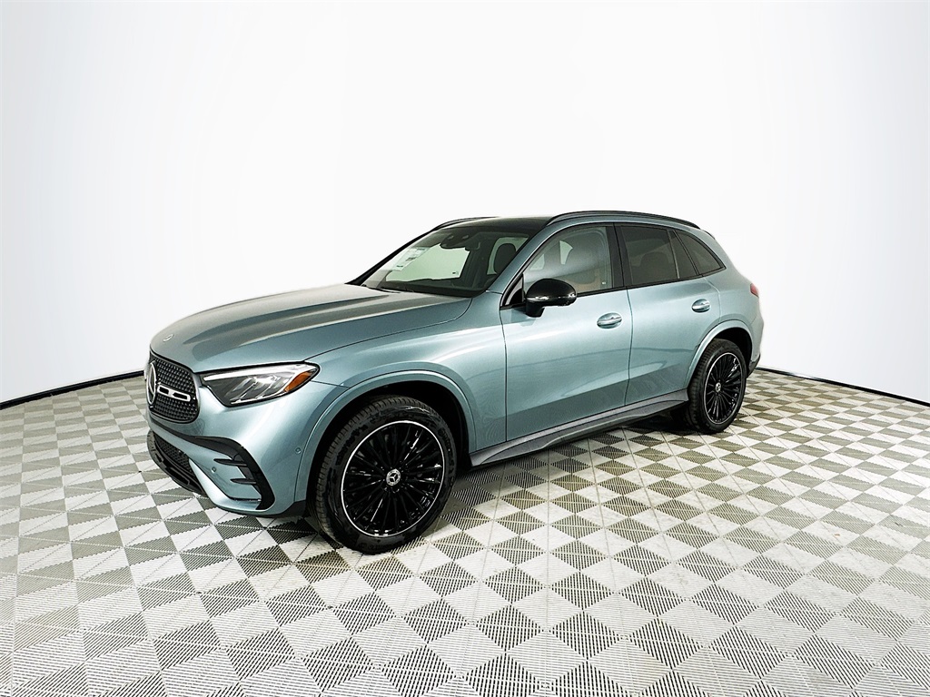 2026 Mercedes Benz GLC 300 4MATIC photo 3