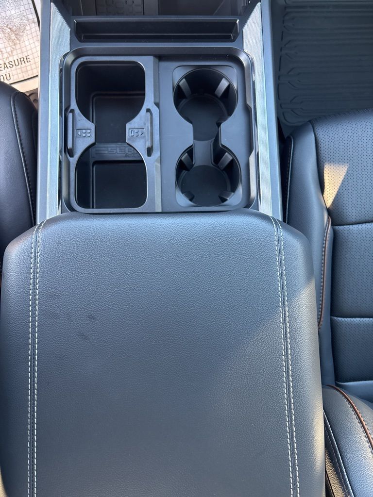 2025 Ford F-350 Lariat photo 19