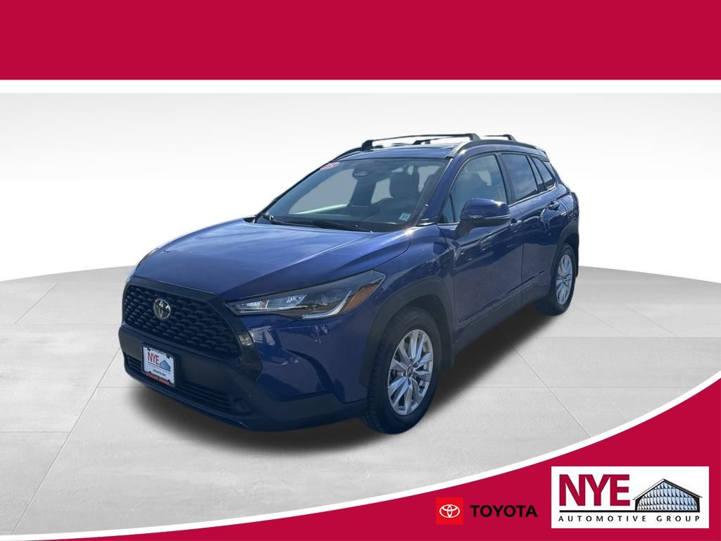 2023 Toyota Corolla Cross LE's photo