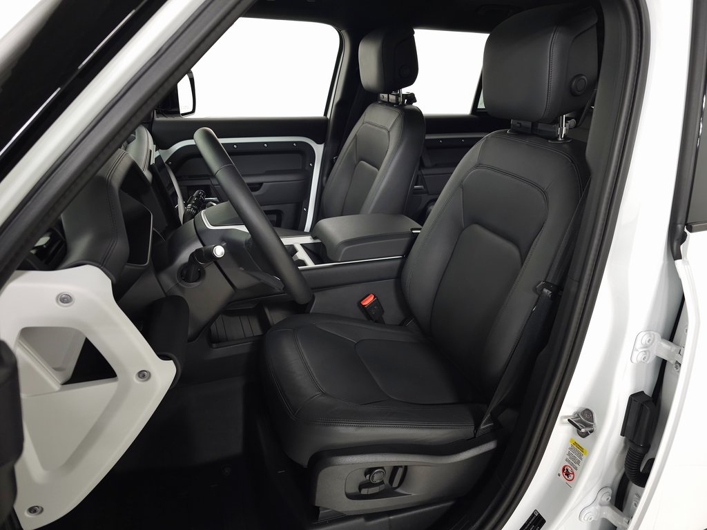 2025 LAND ROVER DEFENDER - Image 16
