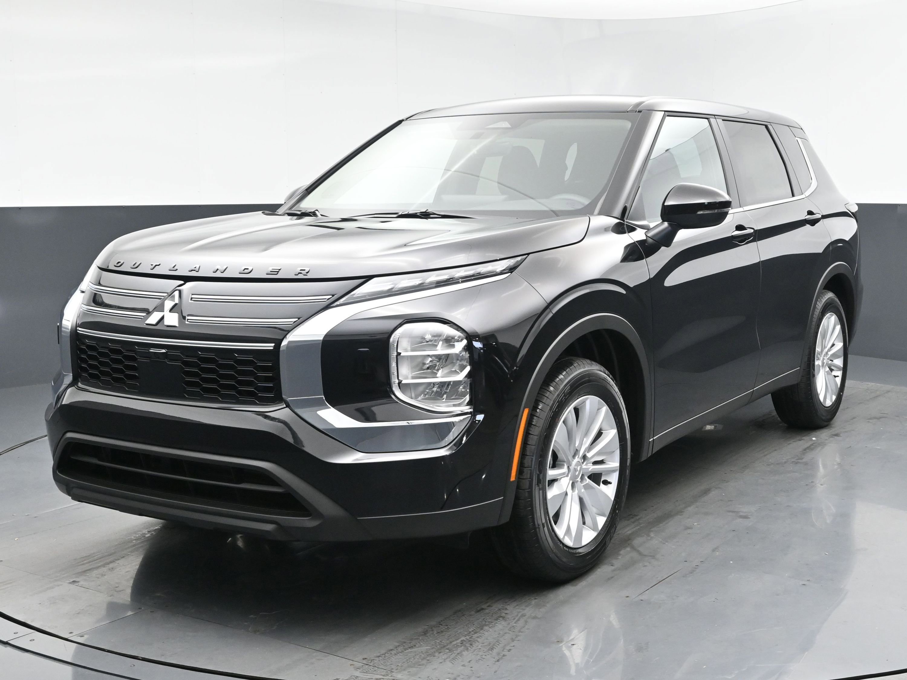2025 Mitsubishi Outlander ES photo 22