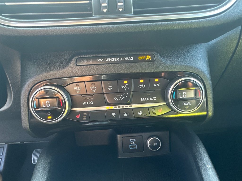 2021 Ford Escape Titanium photo 25