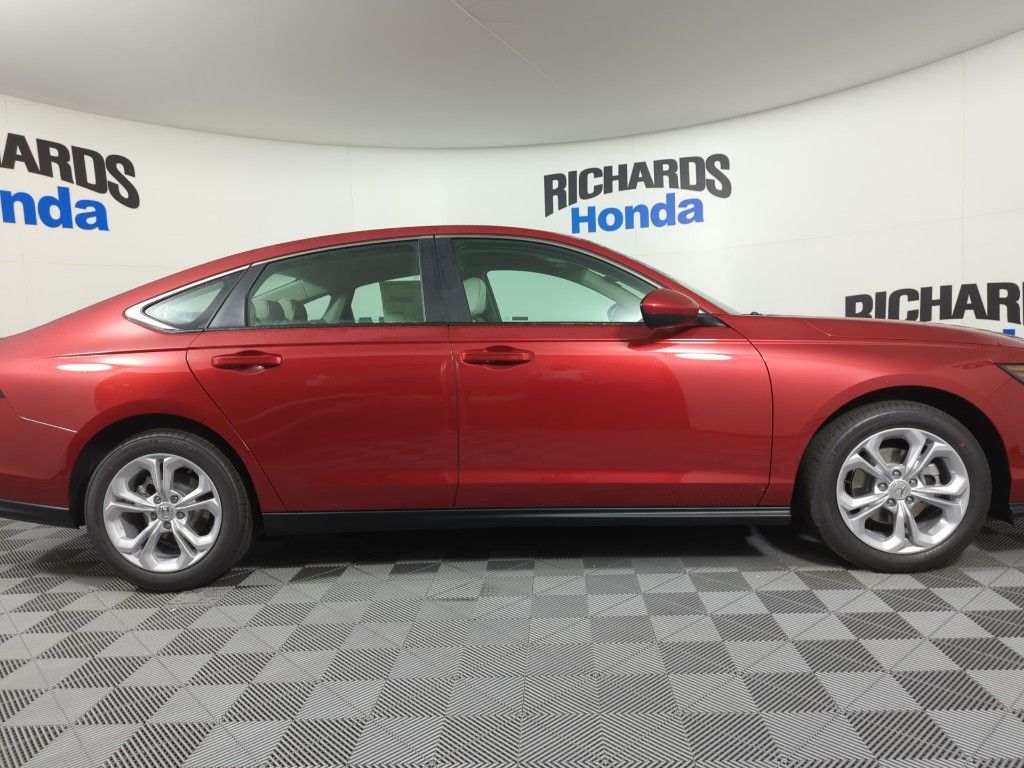 2025 Honda Accord LX 1.5T photo 6