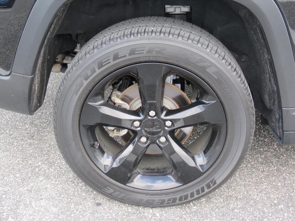 2023 Jeep Grand Cherokee Altitude photo 4