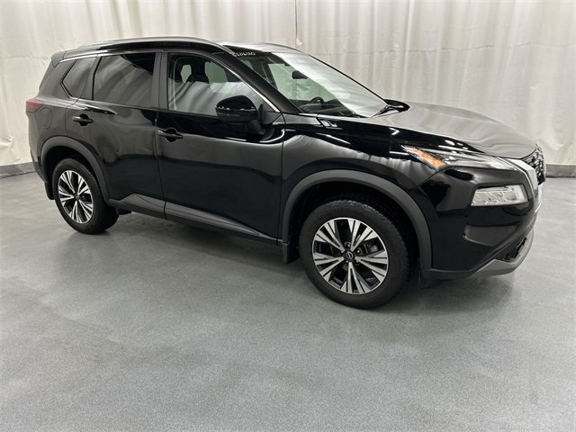 2022 Nissan Rogue SV's photo