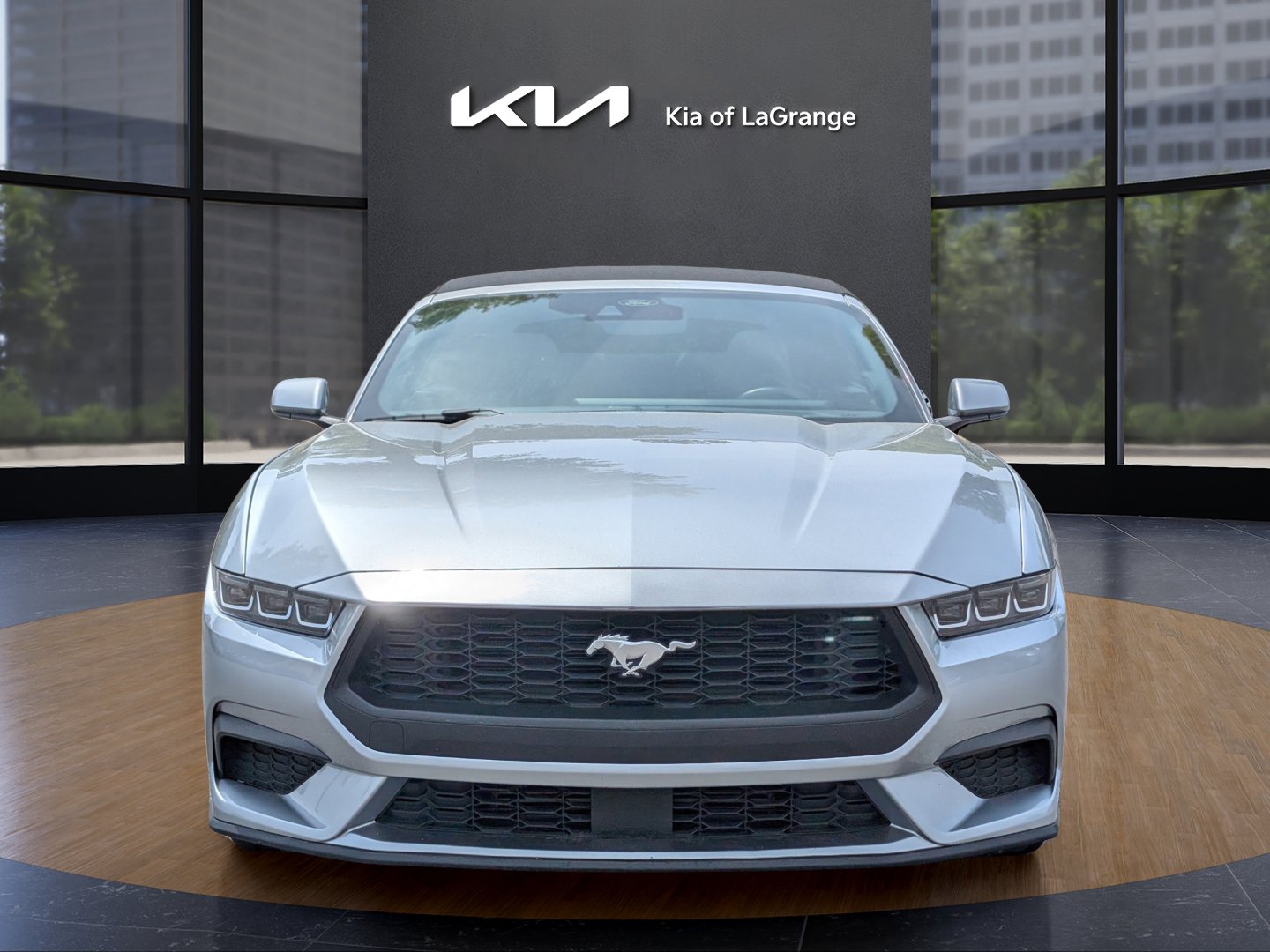 2024 Ford Mustang EcoBoost photo 2