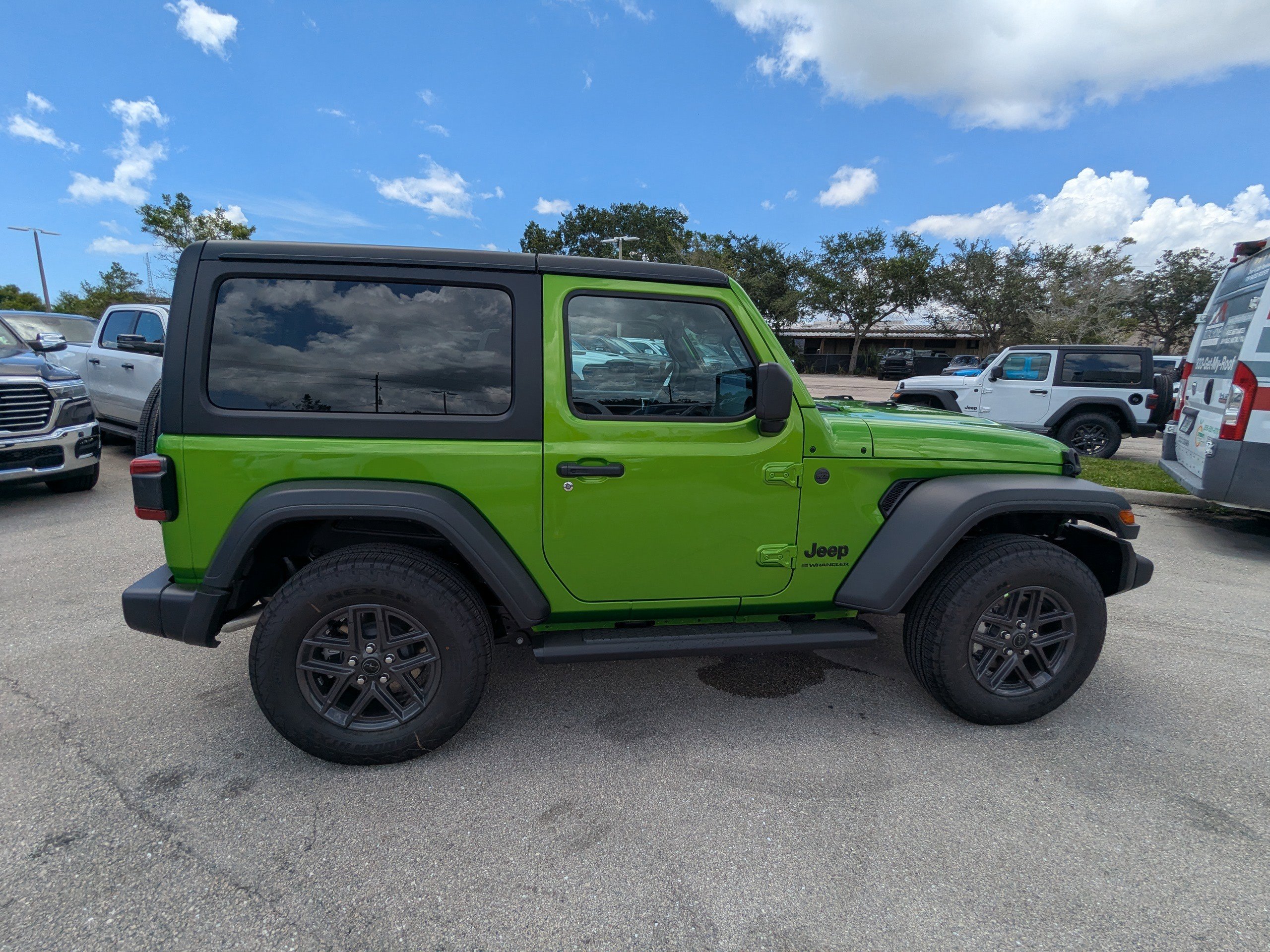 2025 Jeep Wrangler Sport S photo 3