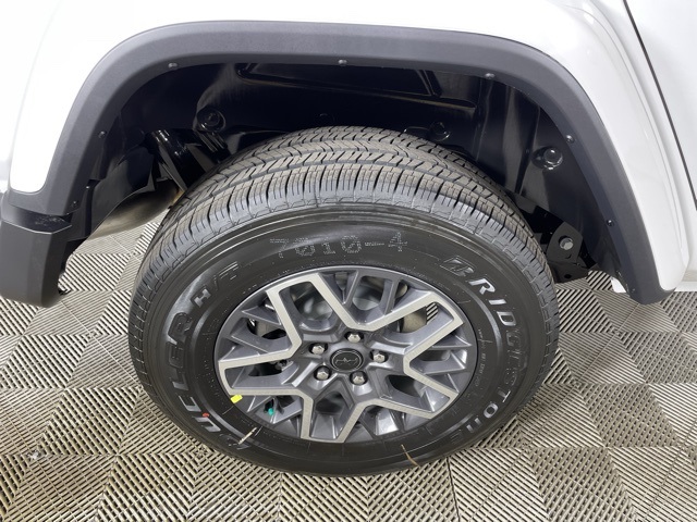 2025 Jeep Wrangler Sahara photo 11