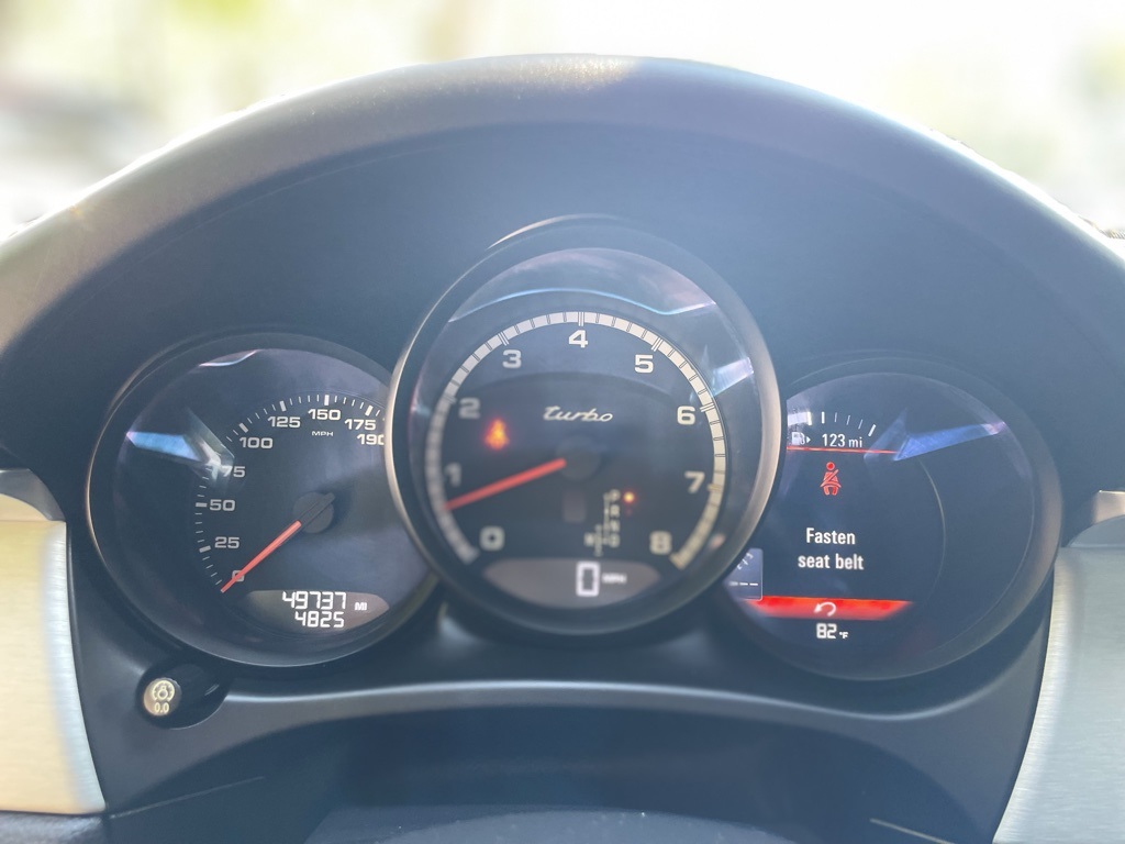 2018 Porsche Macan Turbo photo 13