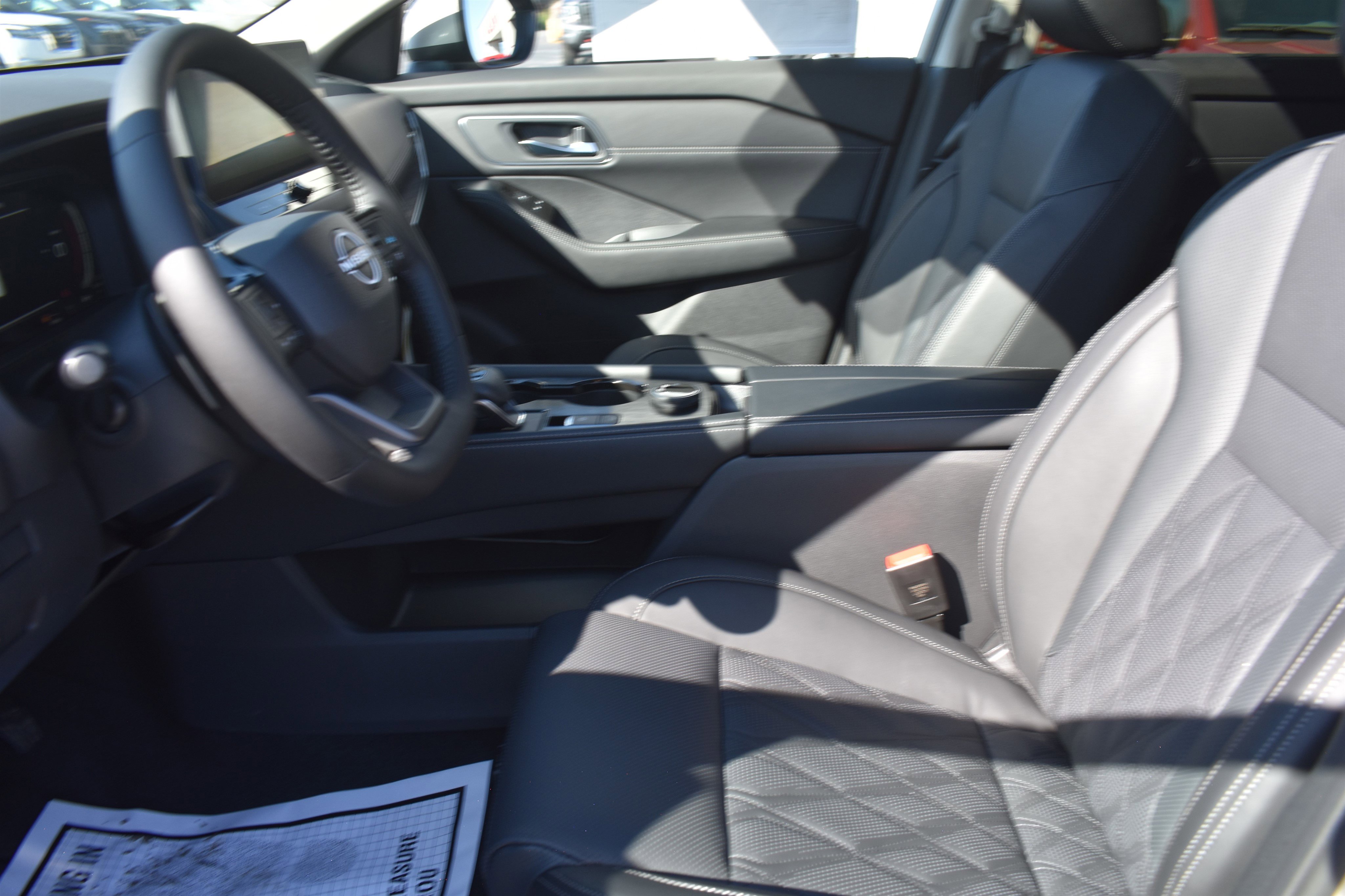 2026 Nissan Rogue Platinum photo 3