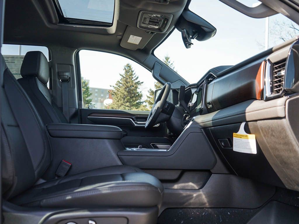 2025 Gmc Sierra 3500 HD Denali photo 8