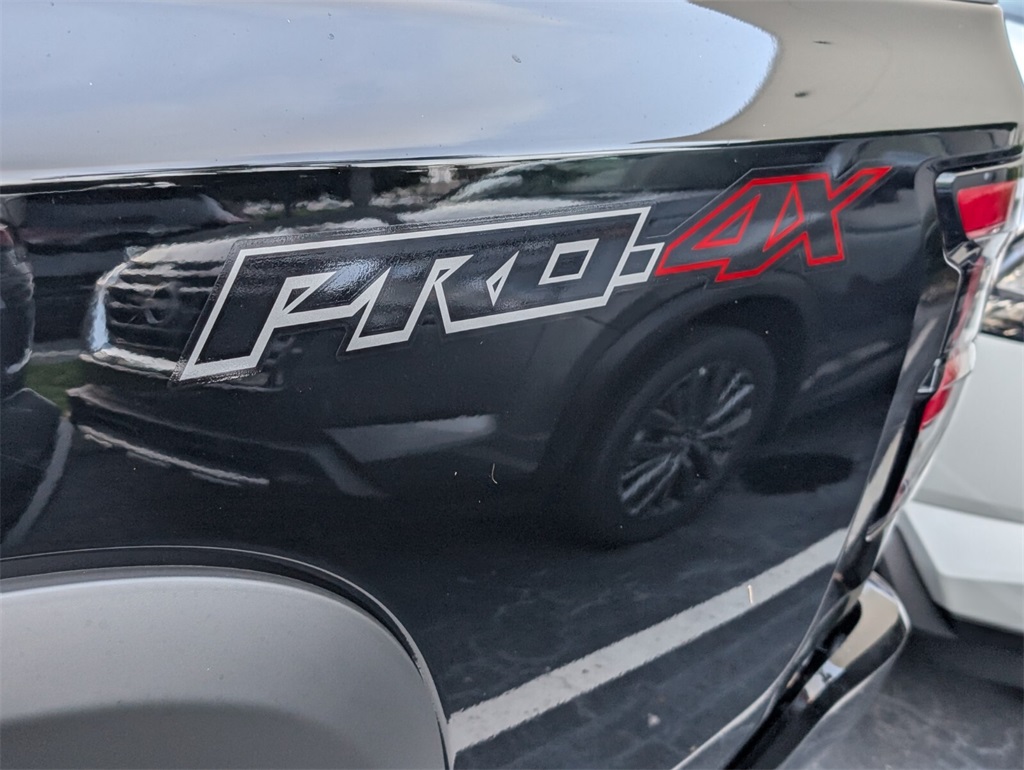 2026 Nissan Frontier Crew Cab PRO-4X photo 9