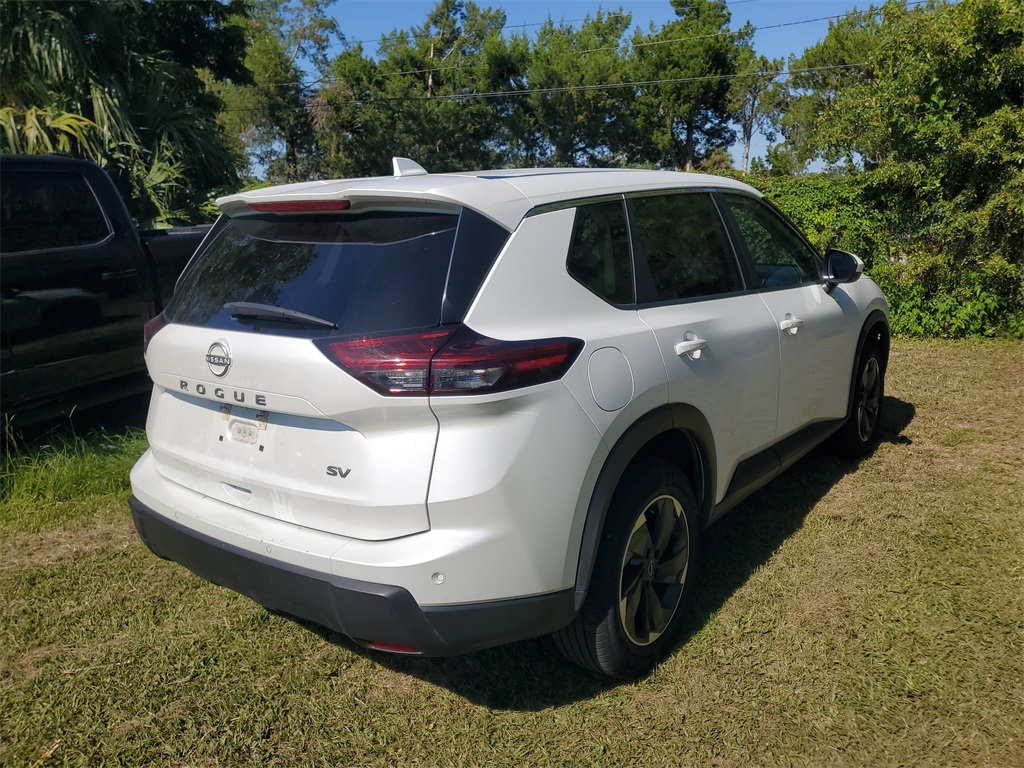 2024 Nissan Rogue SV photo 2