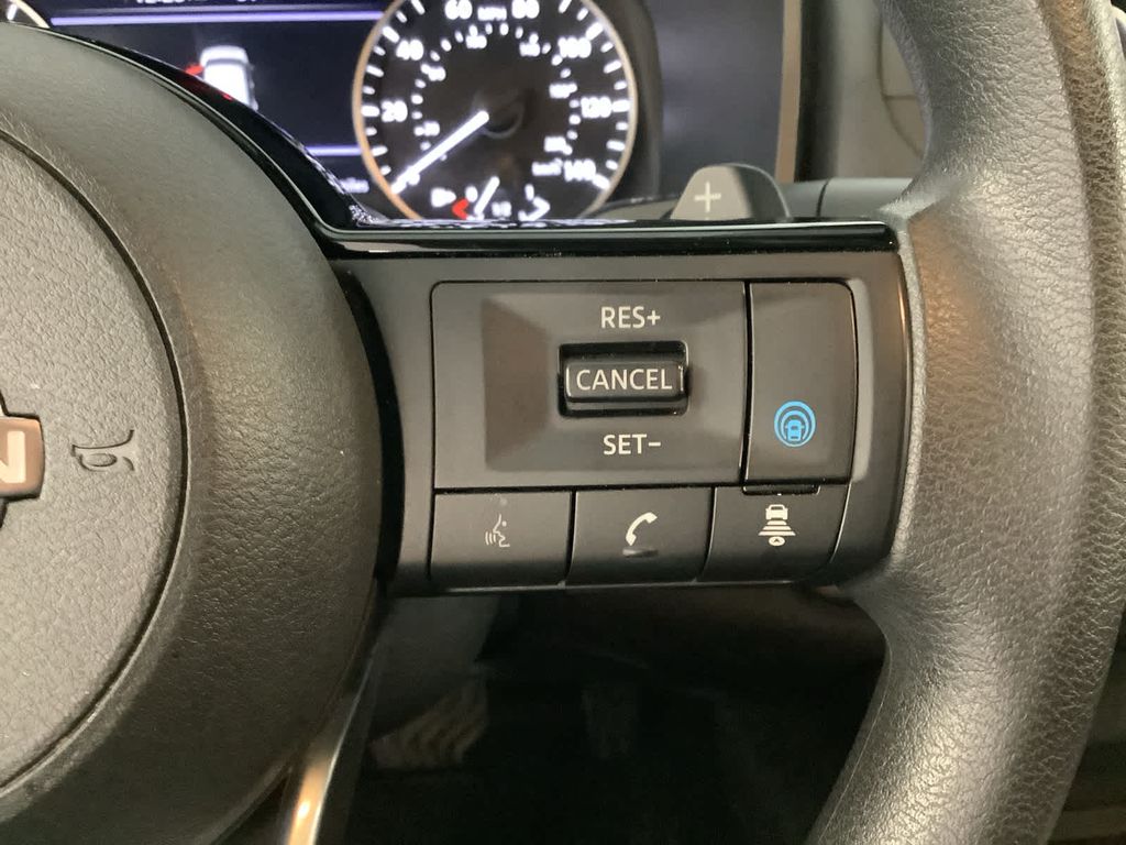 2023 Nissan Rogue SV photo 10