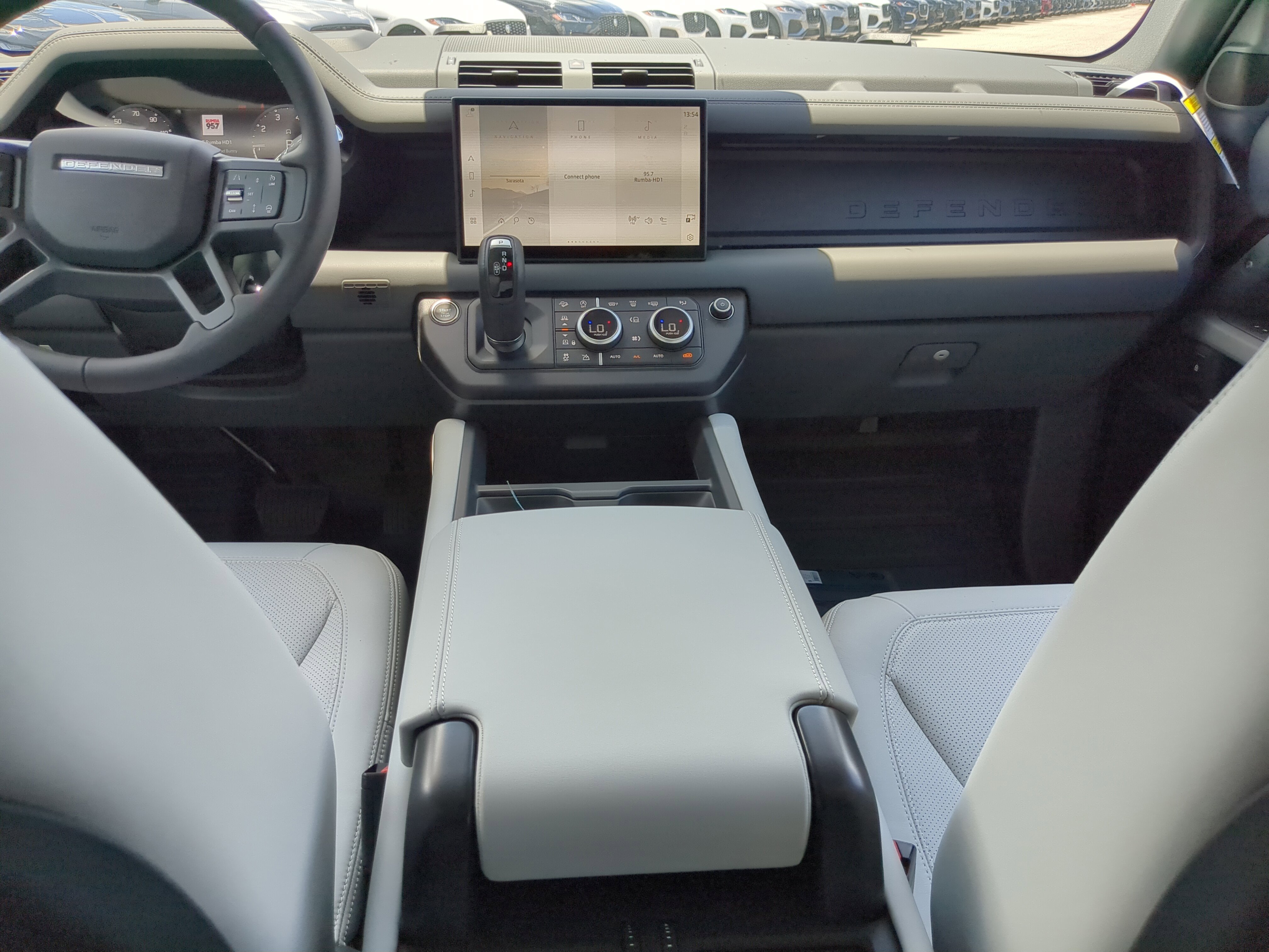 2025 Land Rover Defender 110 X-Dynamic SE photo 14