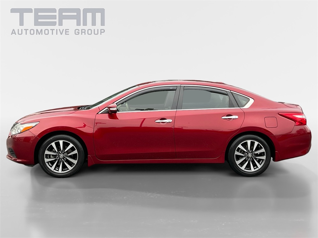 2017 Nissan Altima 2.5 SV photo 4