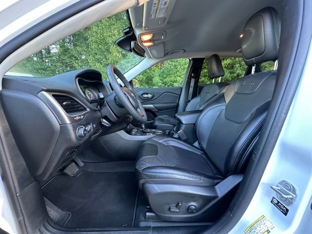 2022 Jeep Cherokee Latitude Lux photo 23