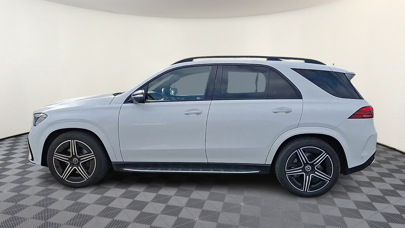2024 Mercedes Benz GLE 450 4MATIC photo 4